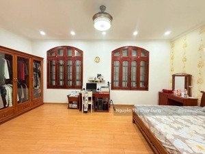 bán nhà hoàng văn thái 98m2 mặt tiền 10m lô góc 3 thoáng 2 oto tránh vỉa hè kinh doanh lh0974469986