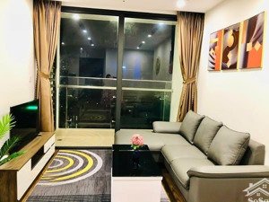 chuyển lên 3n, chủ nhà giao bán gấp căn 2n1vs tầng trung giá 5,x tỷ có thương lượng.lh 