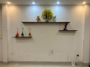 cho thuê nhà riêng 5 tầng. ô tô 45 chỗ chạy vòng quanh.