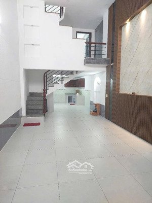 nhà hẻm xe hơi trệt lửng 1 lầu 4x15m có 3pn 2wc sẵn máy lạnh quang trung p14 gv