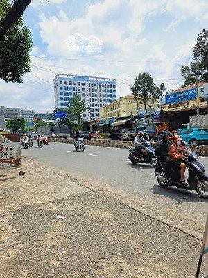 cần bán gấp mặt tiền tô ký - 3tầng - 90m