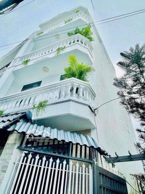 nhà mới có nội thất 4,5*14m 2lầu st 4pn 3wc hxh quang trung p10