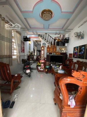 gấp bán chia tài sản . nhà 50m2 đối diện chợ phạm thế hiển p4 q8. khu vực an ninh. kinh doanh tốt,