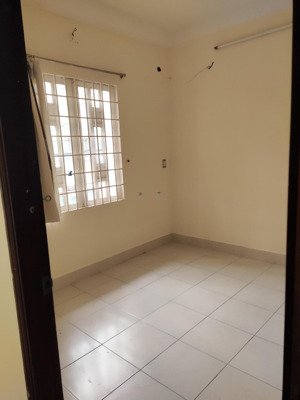 cho thuê mặt tiền cư xá bình thới, dt: 4,5x16m 2 lầu, st, giá 18 triệu/ tl