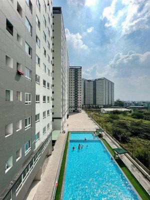 chính chủ bán căn 3pn 2wc 2,3 tỉ sẵn nội thất vào ở ngay. lh 