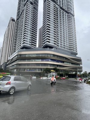 10 tỷ hơn- bán nhà giáp ngoại giao đoàn, xuân la- tây hồ - 38m²- 5 tầng -50m ô tô tránh - dân xây