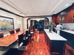 hồ tùng mậu ô tô kd, 8 tầng mt 5m thông sàn giá hơn 18 tỷ