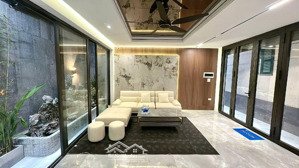 bán nhanh nhà phố hoàng văn thái: dt:50m.6tầng. mt:8,4m. giá:15,8 tỷ