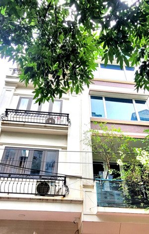 phân lô vỉa hè văn khê - hà đông, nhà đẹp, nội thất xịn, 4tầng, giá 17.6 tỷ lh0962797596