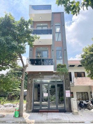 bán gấp nhà mặt phố đại lộ bình dương giá 2t250,diện tích 66m2