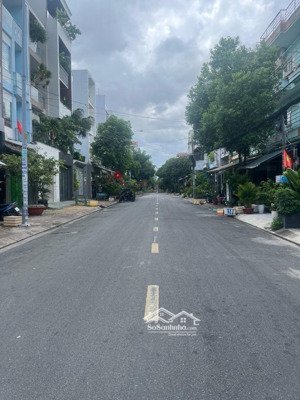 mặt tiền họ lê tân phú: 3,5 x 18, 3 tầng ko lộ giới, 4pn giá 9tỷ4 bớt lộc