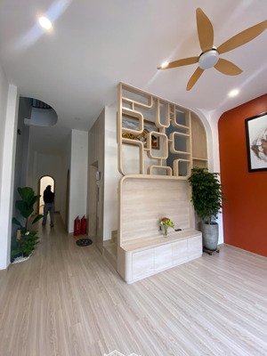 cần bán nhanh căn homestay mới toanh , mặt tiền phan như cẩn nha trang
