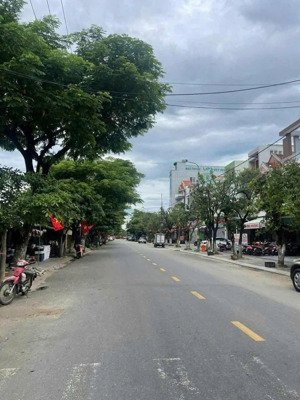 bán đất mt đường 10,5m vị trí đẹp rất thích hợp đầu tư kinh doanh