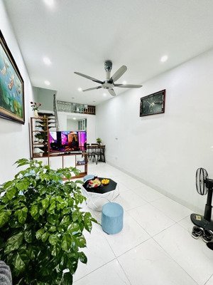 bán nhà an dương gần hồ tây 2 tầng 32.5m2 có đóng thuế hàng năm chỉ 2.63 tỷ, đầy đủ nội thất