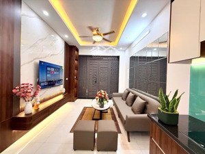 bán nhà gần trần quốc hoàn 41m2, nhà đẹp ở luôn ngõ thoáng, giá 8,5 tỷ