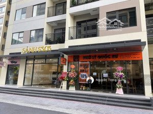 bán shophouse khối đế chung cư vinhomes grand park có sẵn hợp đồng thuê chỉ từ 4,6 tỷ có sổ hồng