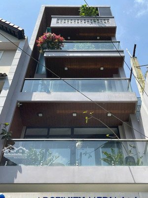 105 về 96 tỷ. nhà 5 tầng mt lê thị hồng gấm. 8x18m. hđt: 192tr,