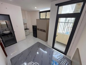 trống studio ban công ngay quận 4 full nội thất phòng mới