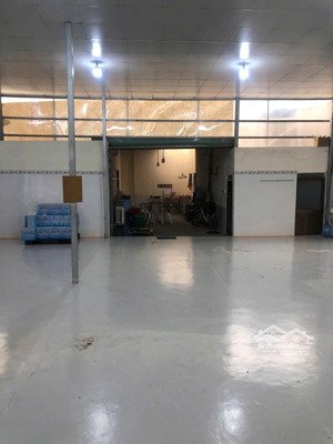 nhà đường huỳnh tấn phát, tt nhà bè, giá: 8.6 tỷ, dt: 10x23m, 232m2, đối diện trường lâm văn bền