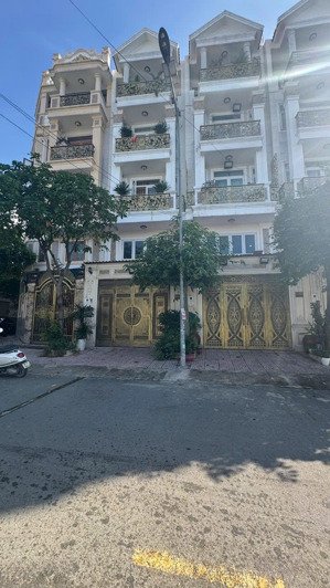 bán lô đất 120m2 đường rộng 12m thông. sát ql 13. kđt vạn phúc, sông sài gòn. giá 8,99 tỷ tl