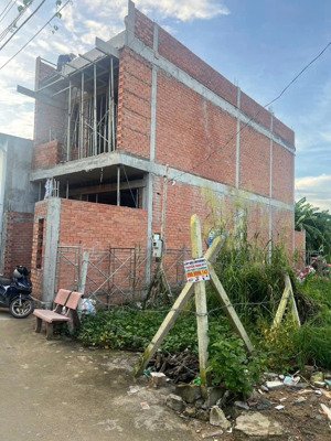 bán đất 90m giá rẻ 2,6 tỷ hẻm xe hơi nhỏ tại đường nguyễn văn tạo xã long thới huyện nhà bè