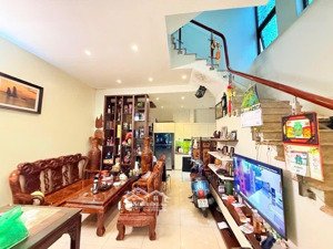 mặt ngõ phố hoàng tích trí, trung tâm đống đa, diện tích 60m2 x mt 5.8m. ô tô tránh, ô tô đỗ cửa