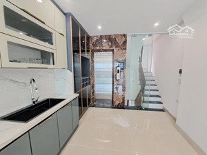 bán nhà riêng tại trần đại nghĩa, 12 tỷ, 46 m2, 5 tầng, 9pn, nội thất đầy đủ