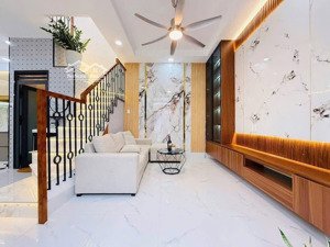 chị nhi kẹt vốn bán căn nhà sổ riêng tại đường phan đình phùng, phú nhuận, có hđ thuê 15tr/th, hxh