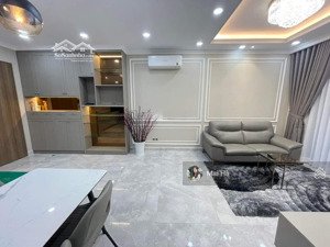 cho thuê midtown 3pn full nội thất tầng cao view sông có ôxe hơi , nội thất đẹp thoáng mát .