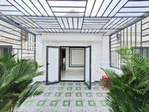 chính chủ gửi bán căn nhà phố đẹp gần ngay gò vấp - xách vali vào là ở thôi ạ