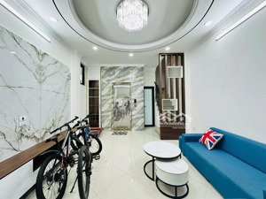 chỉ hơn 8 tỷ, có ngay nhà 45m,
5t thang máy, gần oto, ngõ thông võ chí công lạc long quân, full nt