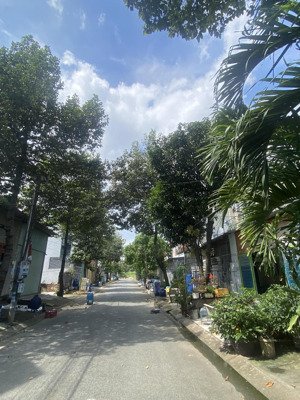 bán nhà riêng 5pn, 2 tầng, 4,35 tỷ, 100m2 tại biconsi phường tân bình, dĩ an, bình dương