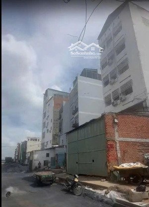 bán gấp nhà đang kd chdv, 5 lầu, đường 20m khu sân bay, diện tích: 5.5m x 28m, gía bán 25 tỷ