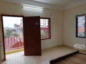 còn 1 phòng duy nhất siêu đẹp full nội thất, có thang máy ngõ 68 triều khúc