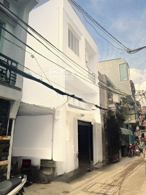 bán nhà mới ,2 tầng ,hẻm đẹp đường huỳnh tấn phát ,quận 7,giá nhỉnh 5 tỷ vào ở ngay
