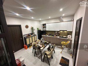 cho thuê liền kề 5 tầng hoàn thiện full đồ có thang máy 32 triệu/tháng