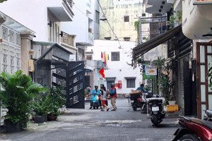 bán gấp nhà phố q.3, diện tích lớn 127m² hẻm 7m, gần mặt tiền đầu tư sinh lời, xây ở ngay