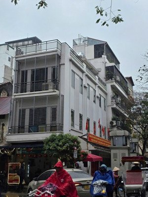 bán nhà phố hoàng quốc việt dt 85m x 4 tầg , lô góc 2 mặt tiền vỉa hè , kinh doanh , giá 34.8 tỷ