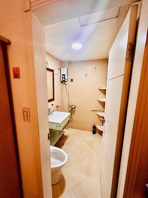 gấp! cho thuê chỉ 8tr/tháng có căn hộ 2pn, 2wc, full nội thất, ở liền. lh 