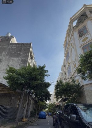 lô đất hiếm ngay vạn phúc city
diện tích 120m (thổ cư 90m) ngang 4.5m
kdc lộc vừng sát mặt tiền q