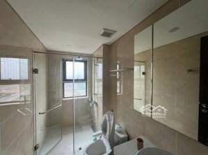 chính chủ cần cho thuê căn góc 2 ngủ chung cư hdi tây hồ nội thất cơ bản giá 15tr/tháng 