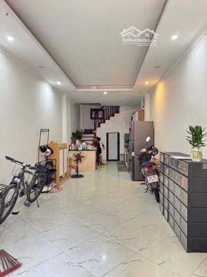 bán nhà đẹp xuân đỉnh, ở ngay, sát phố, gần bãi gửi xe, đại sứ quán hàn, công viên hoà bình 40m2*5t