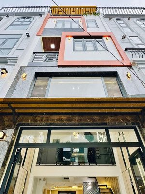 thím chín giảm giá mạnh nhà bùi thị xuân,phạm ngũ lão,q1 giá 4tỷ5/72m2 cho thuê 29tr gần bv từ dũ