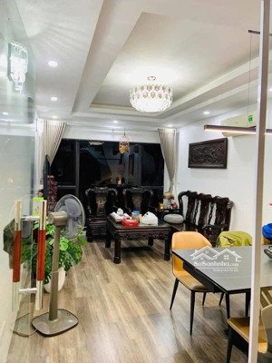 bán nhà yên hoà, dt43m, ô tô vào nhà, 2 thoáng trước sau, nội thất xịn.