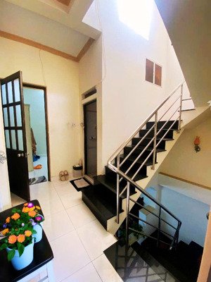 bán nhà 1 trệt 2 lầu, hẻm huỳnh tấn phát, 3 phòng ngủ, 3 wc, trung tâm q7, giá nhỉnh 5 tỷ