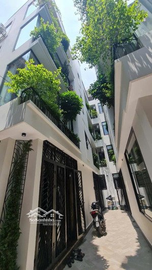 tin chuẩn 13,3 tỷ. bán nhà trung kính 48m2, 5t thang máy, mặt ngõ thông taxi đỗ cửa, mới tinh.