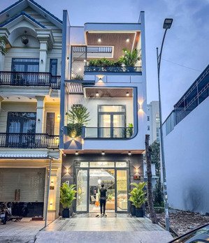 bán nhà trần hưng đạo -q1 dt 80m2/3tỷ8 sổ hồng riêng chính chủ hẻm xe hơi