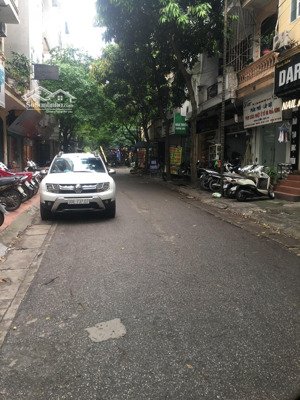 nhỉnh 15 tỷ- sở hữu ngay nhà phố mạc thái tổ-40m2- phân lô- gara ô tô? xem ngay mới kịp