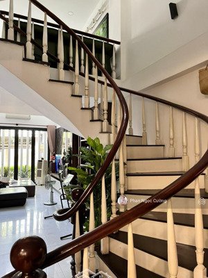 bán nhà hxh đường hồng hà, 5x20m, 4 tầng, giá: 15.5 tỷ tl, phường 2, quận tân bình.