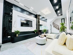 thanh xuân - nhỉnh 8 tỷ- 10m ra oto tránh- ngõ thông - 2 mặt thoáng - 32m2x5t cực hiếm!!